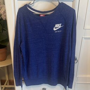 Nike Women’s Crewneck thin Sweatshirt in Blue